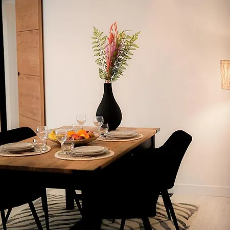Le Tulum - Jacuzzi & Sauna Apartment