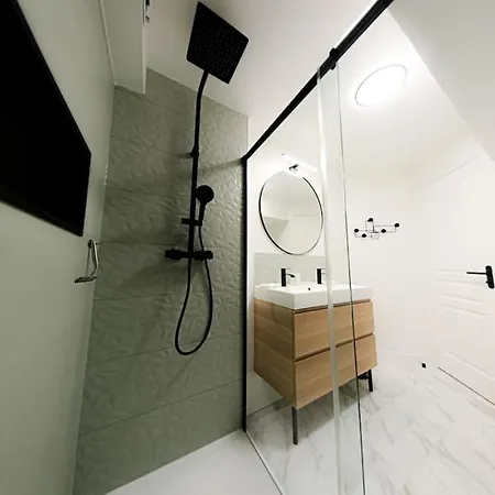 Le Tulum - Jacuzzi & Sauna Apartment Rouen